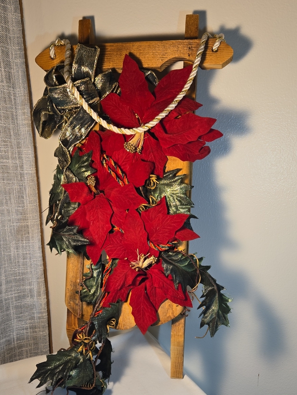 Holiday Poinsettia Sled Garland - Red